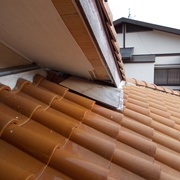 屋根の軒裏の修理